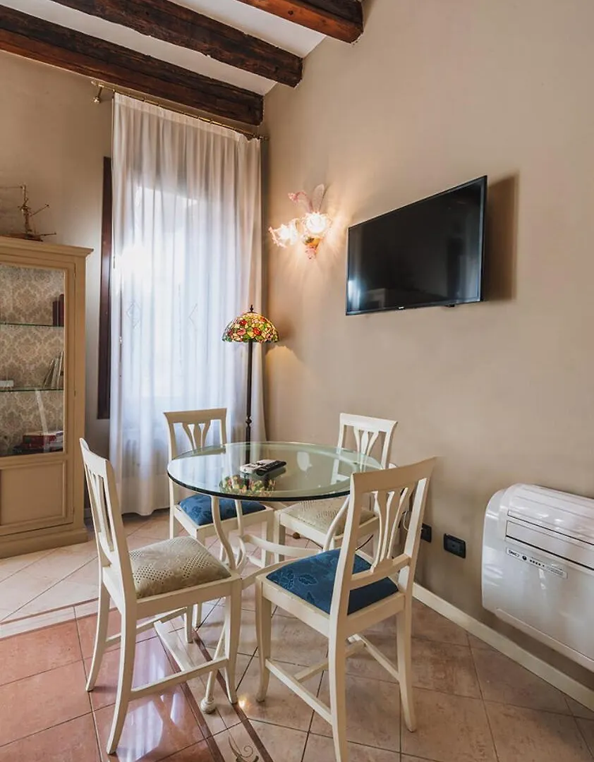Ca' Amadi Bed & Breakfast Venice