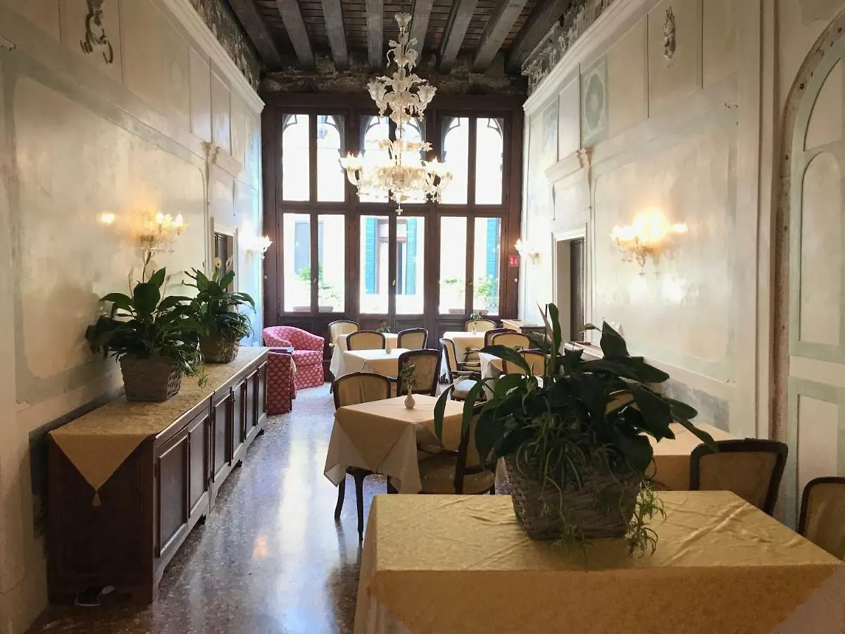 Ca' Amadi Bed & Breakfast Venedik